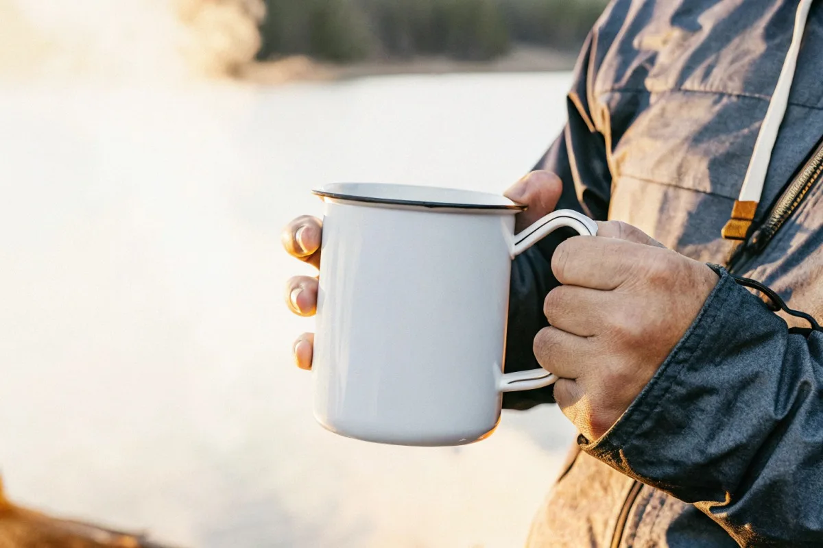 Verifying handle attachment quality control standards and pull-test results for enamel mugs (ID#4)