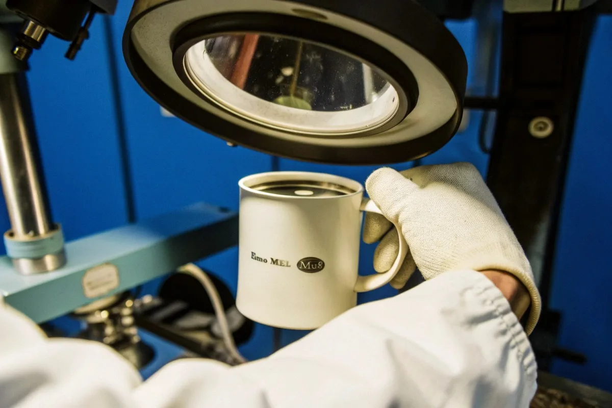 Verifying durability and quality of bottom-printed logos through dishwasher and scratch testing (ID#4)