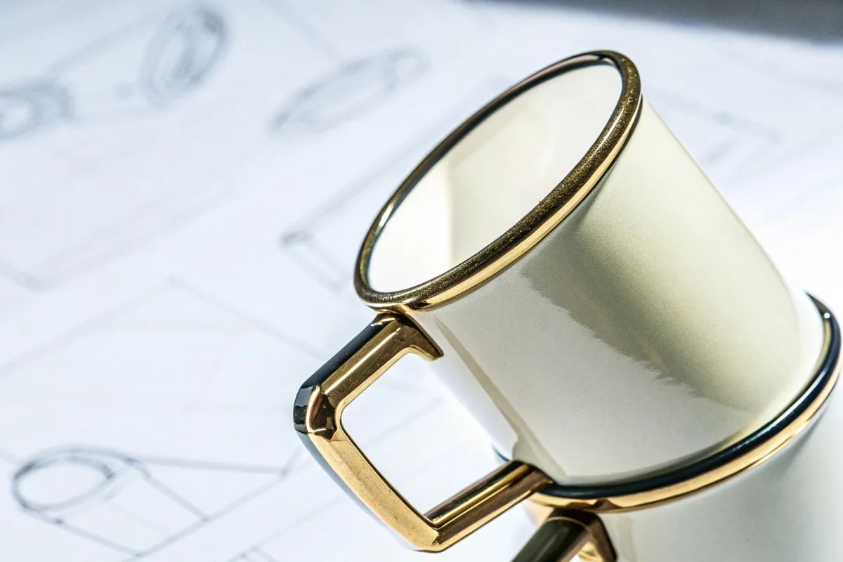 Custom enamel mug handle design affecting stackability through positioning angle and curve depth (ID#2)