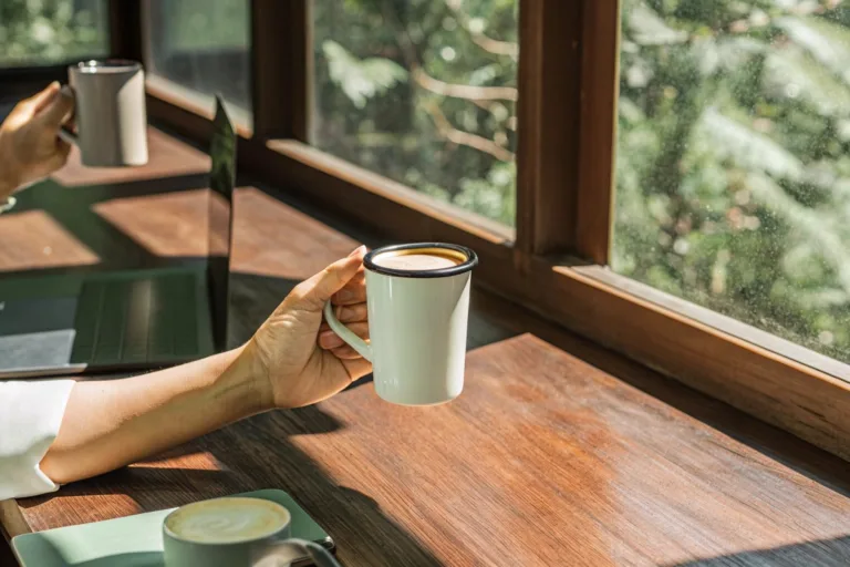 How Can Cafes Communicate Color Consistency When Sourcing Custom Enamel Mugs?
