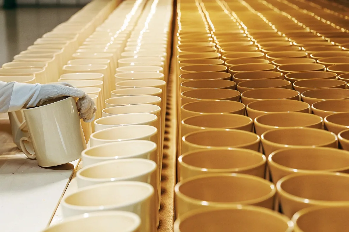 Communicating aesthetic expectations for enamel mug finishes like gloss, satin, or matte levels (ID#5)